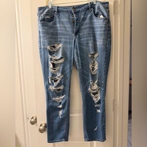American Eagle Outfitters Light Blue Distressed Boyfriend Jeans